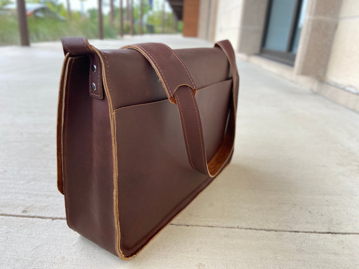 The Austin - Leather Messenger Bag - Pecu Leather Co.